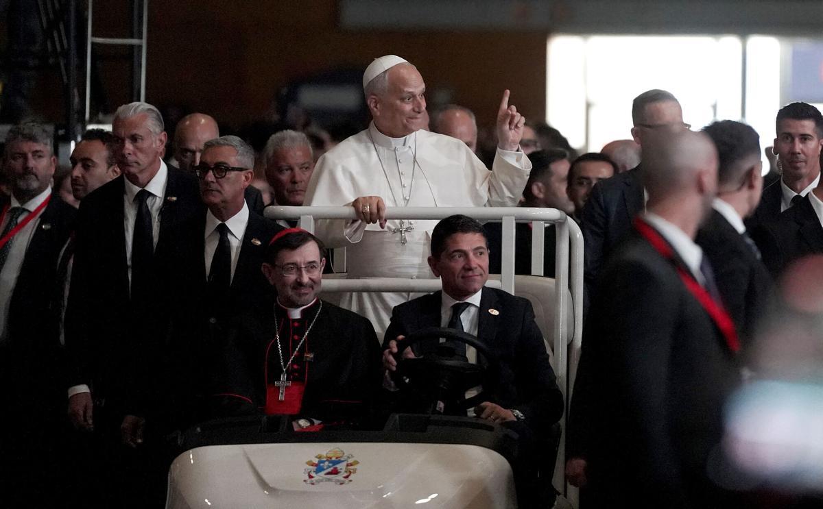Encuentro del papa León XIV con voluntarios en Ifema.