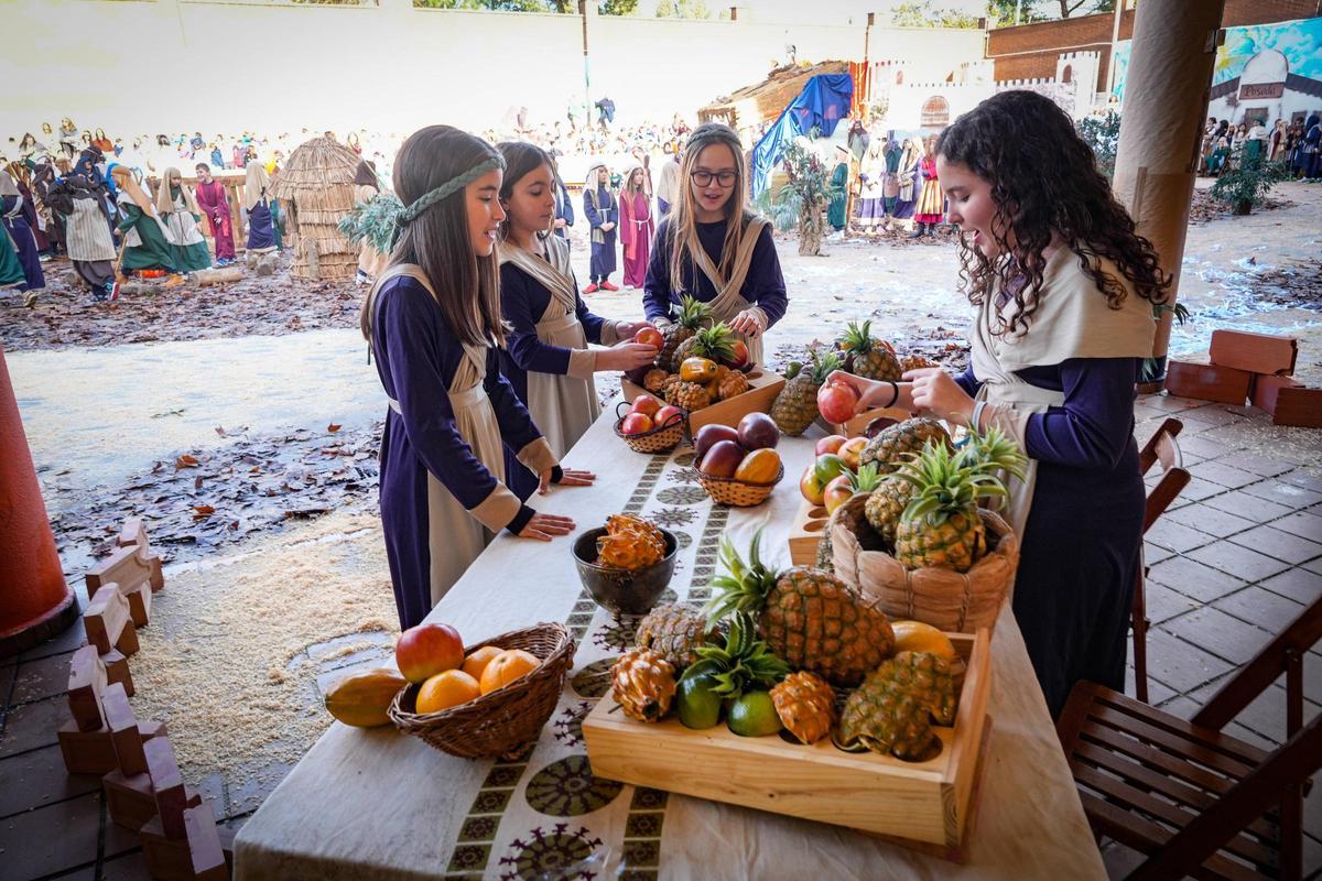 Badajoz se transforma en Belén: Más de 500 alumnos del colegio Santa Teresa recrean el nacimiento de Jesucristo