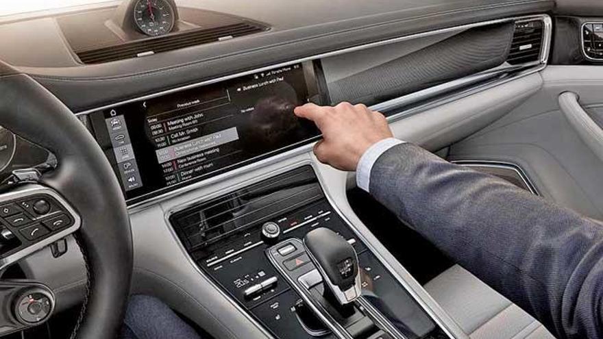Porsche estrena en la nueva generación panamera el sistema de información porsche communication manager