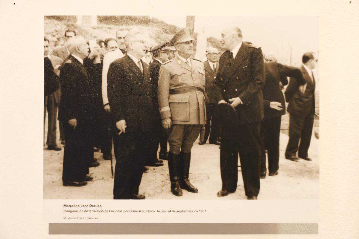 En imágenes: Inauguración de la exposición "Memoria fotográfica de la Asturias franquista"