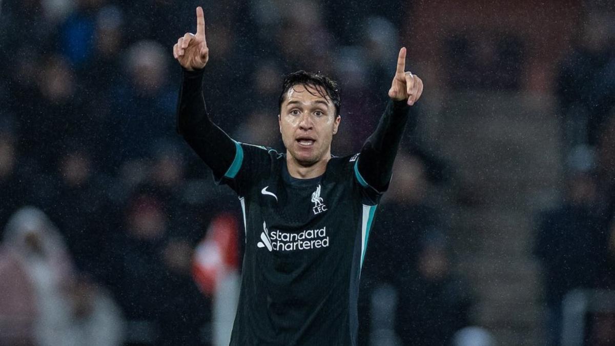 Chiesa dejó buenas sensaciones en su reaparación con el Liverpool en St. Mary's Stadium