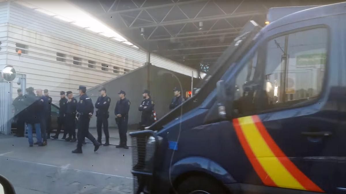 Policia Nacional i Mossos a Sant Adrià.