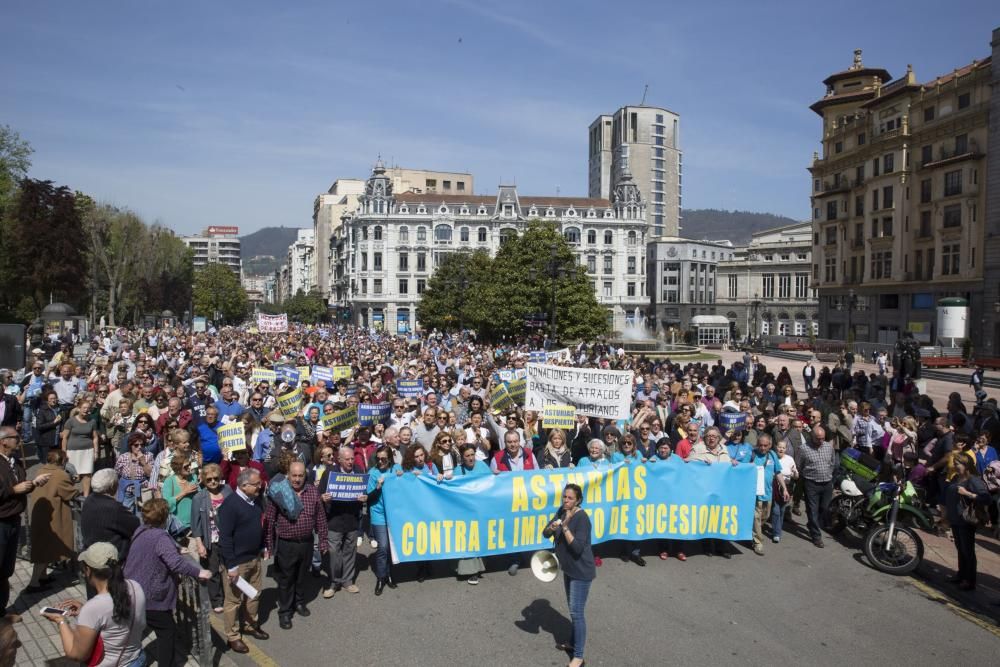 Miles de personas piden la eliminación del impuesto de sucesiones en Asturias