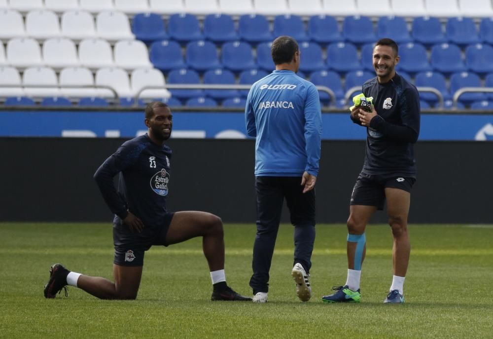 El Dépor prueba el césped de Riazor