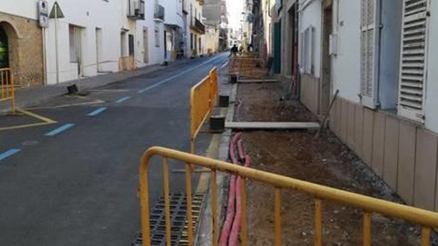 Les obres que han començat al carrer Enric Serra.