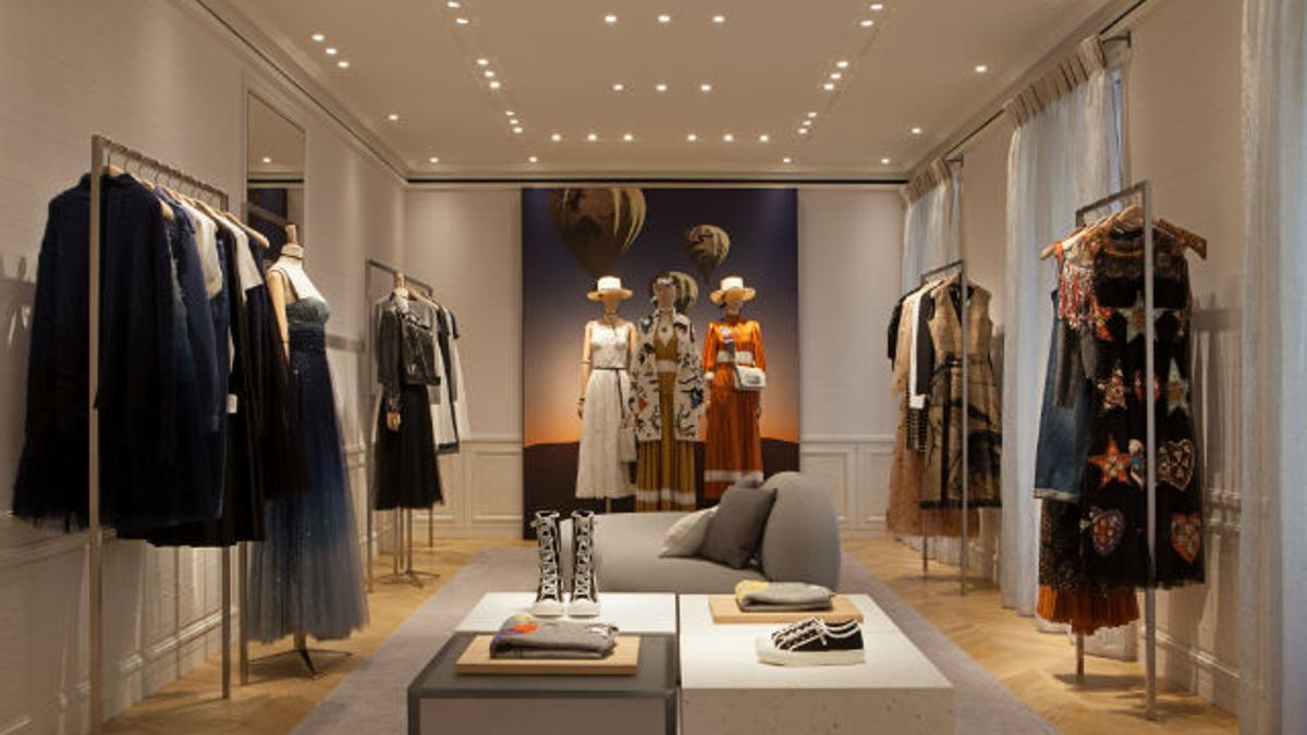 Interior de la tienda de Dior en Madrid