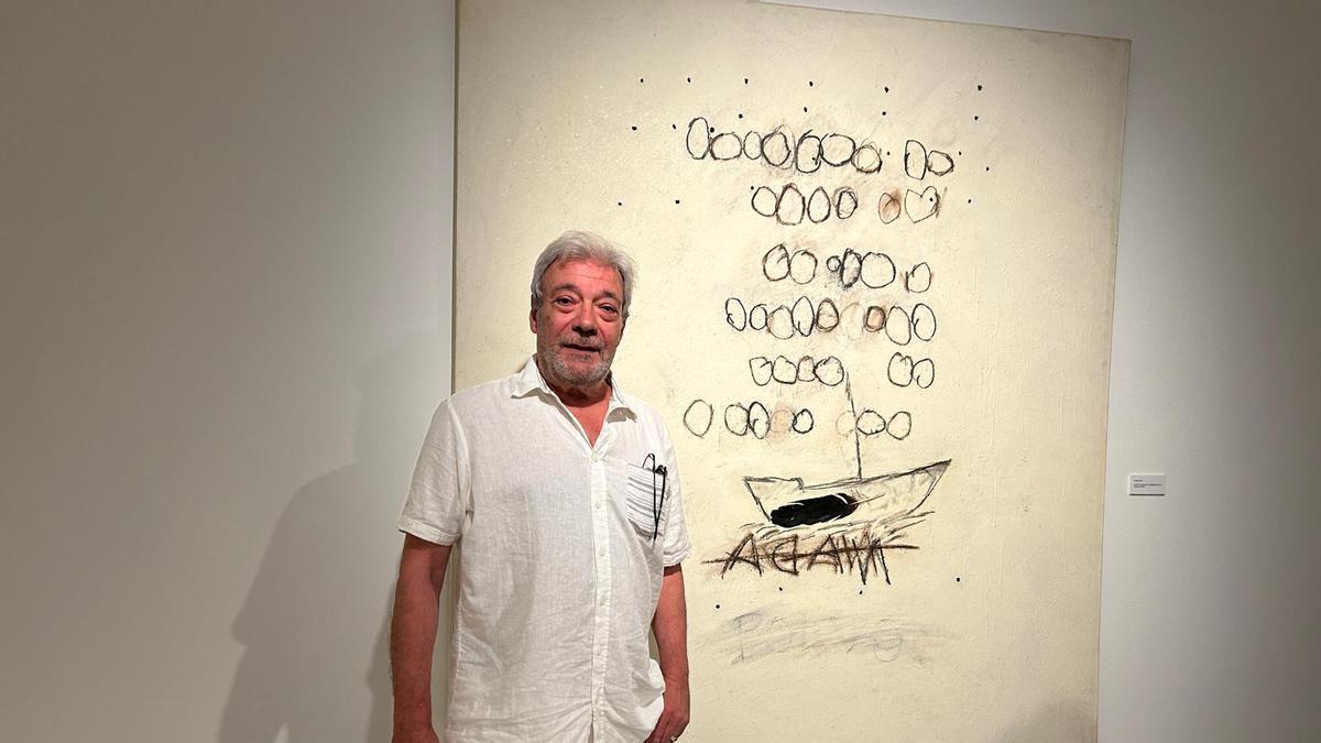 El artista cacereño Hilario Bravo en el Museo de Bellas Artes de Badajoz.