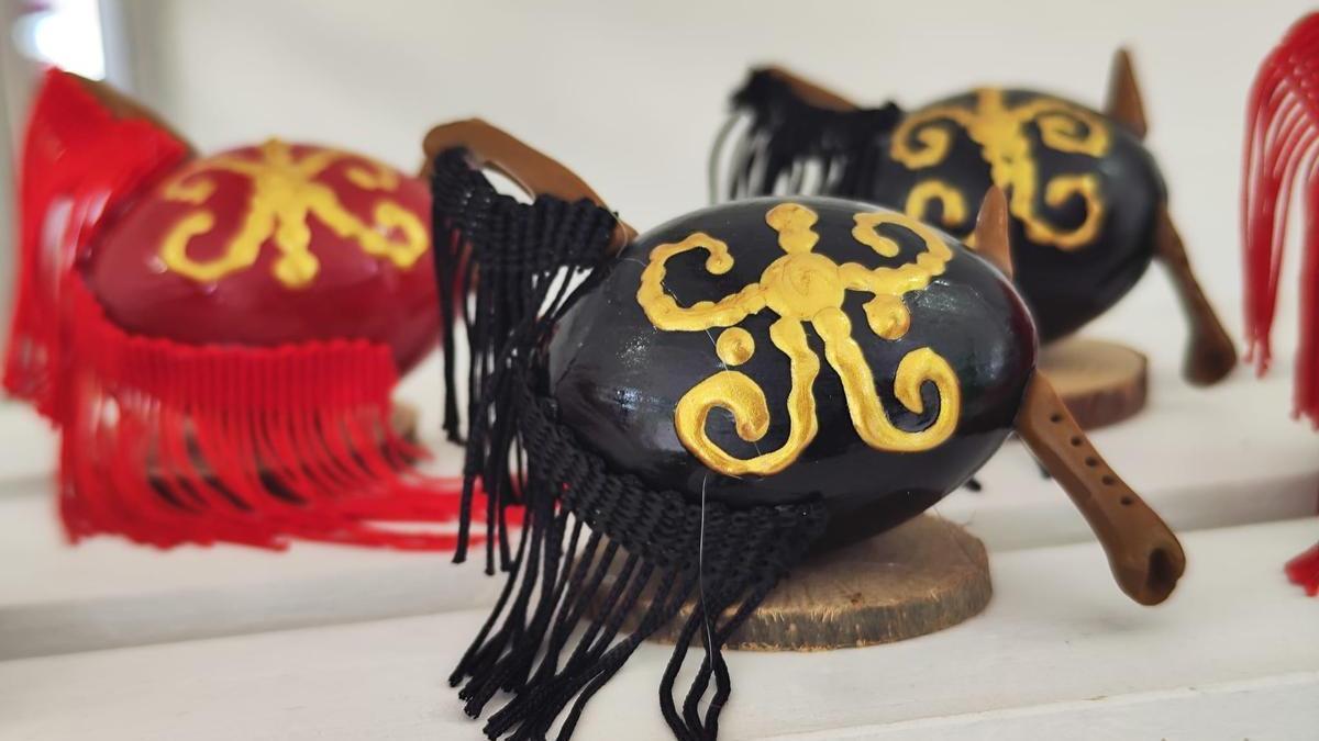 Las artesanías para los Güevos Pintos, en imágenes