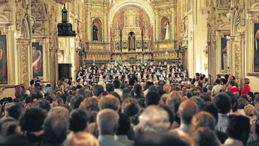 El &#039;Réquiem&#039; de Mozart emociona a más de mil cordobeses en San Agustín