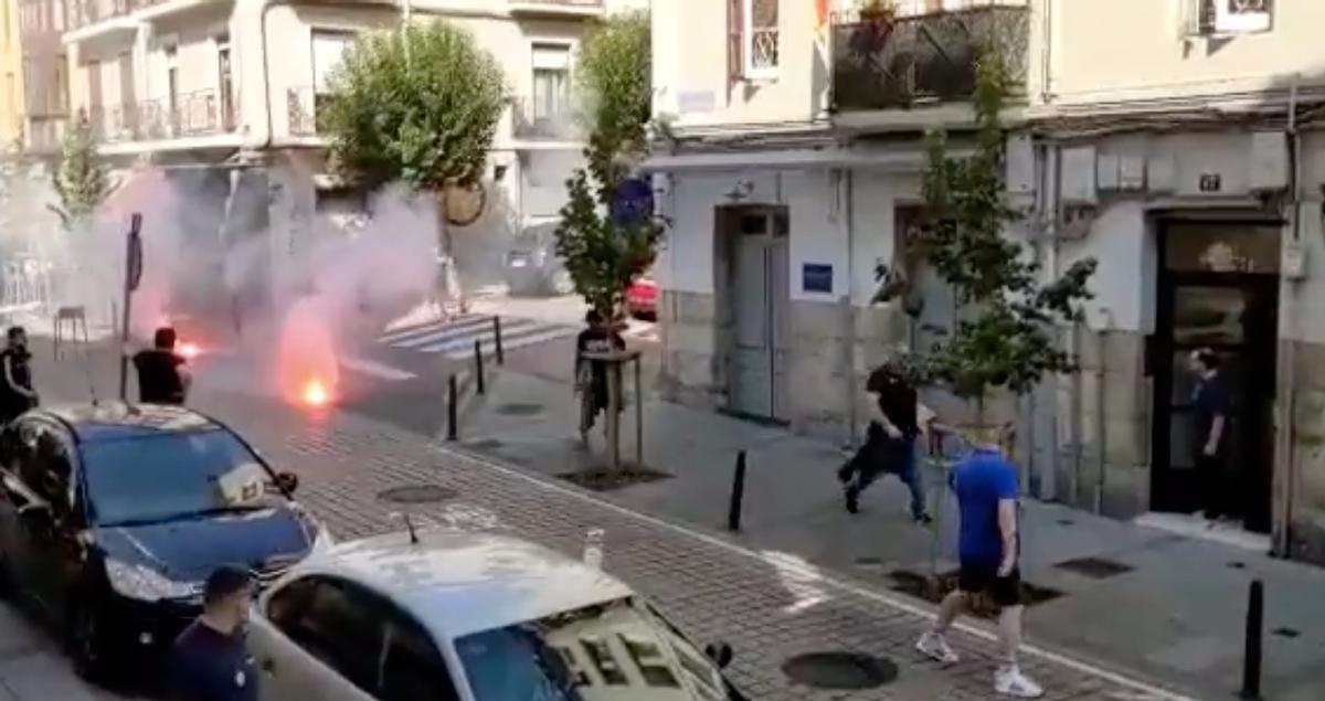 ¡¡Batalla campal en pleno Santander entre aficionados del Racing y del Oviedo!!