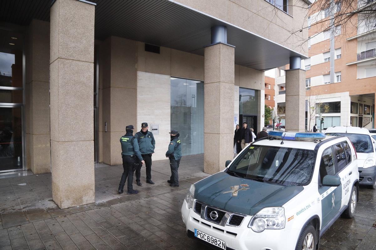 A.J.González Córdoba Operación anti droga antidroga de la Guardia Civil en el número 3 de la avenida Al-Nassir