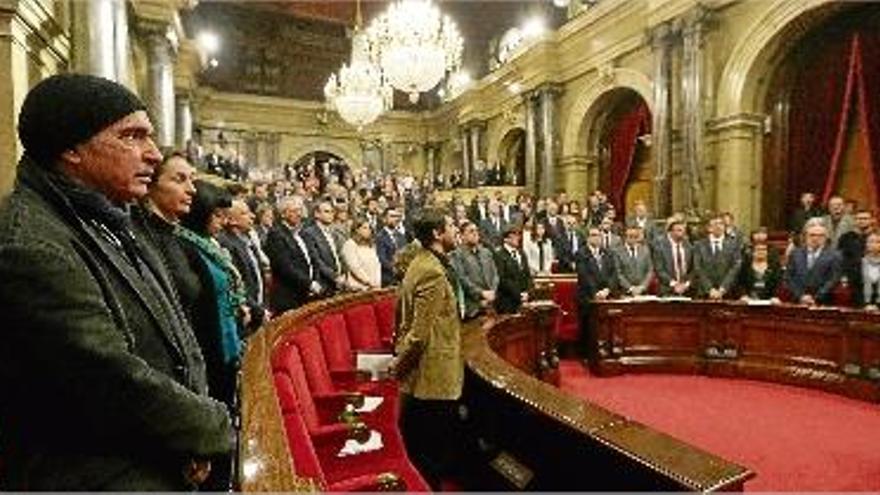 Minut de silenci en memòria de Casals al Parlament