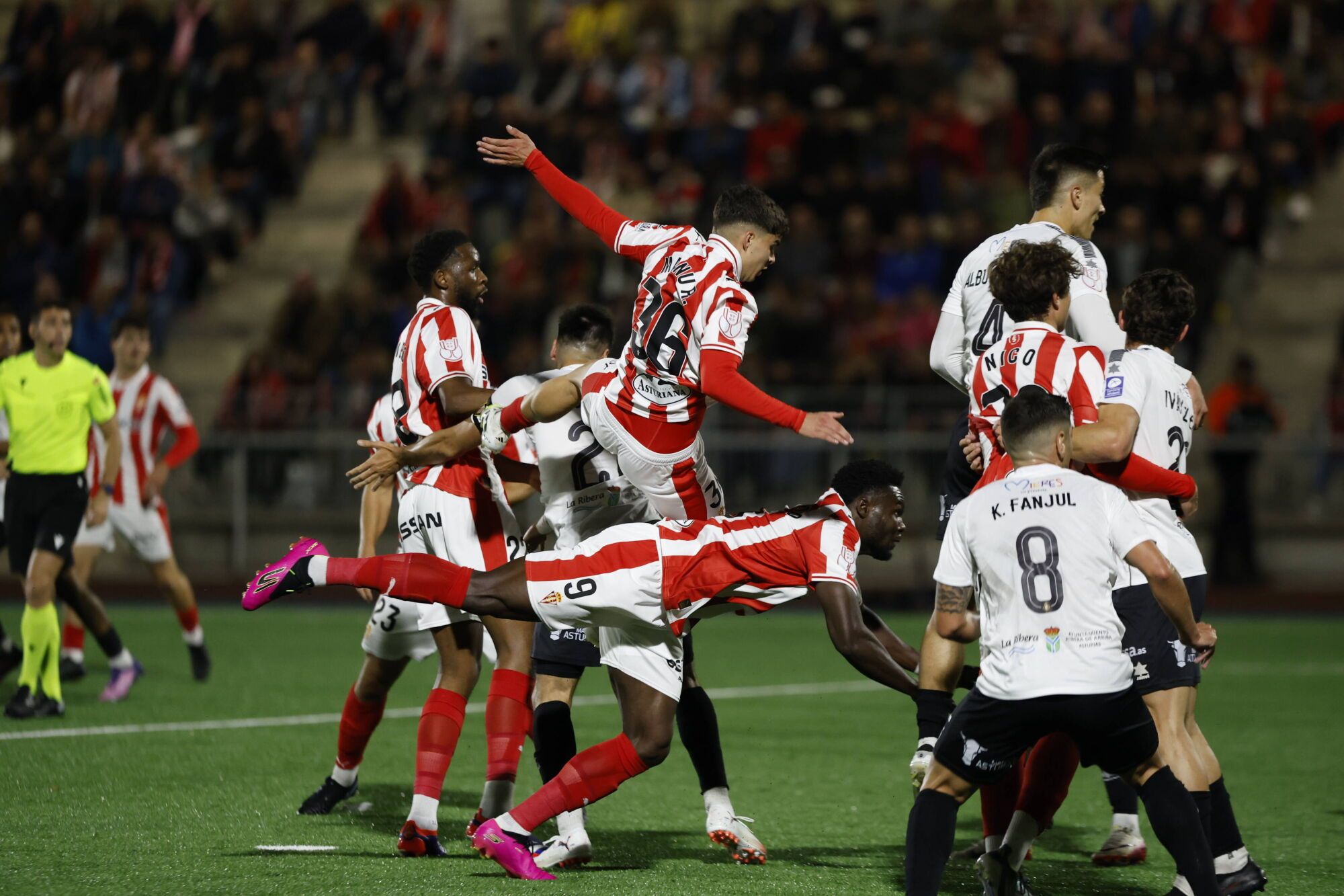 EN IMÁGENES: Gran ambiente en Mieres para el Caudal-Sporting de Copa del Rey