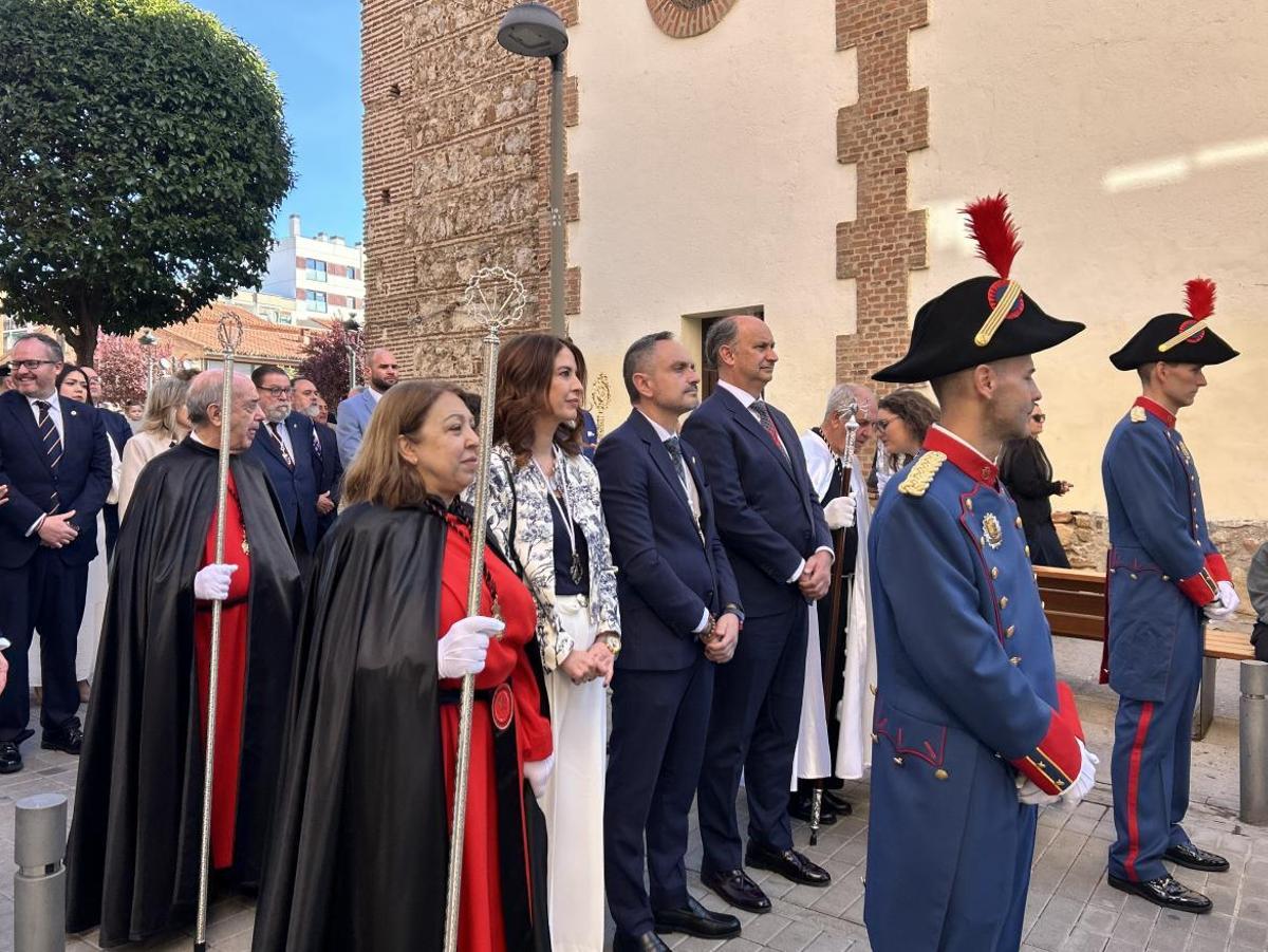 El consejero Miguel López-Valverde destaca el valor cultural y religioso de la Semana Santa y subraya el aumento de visitantes en la región durante estos días.