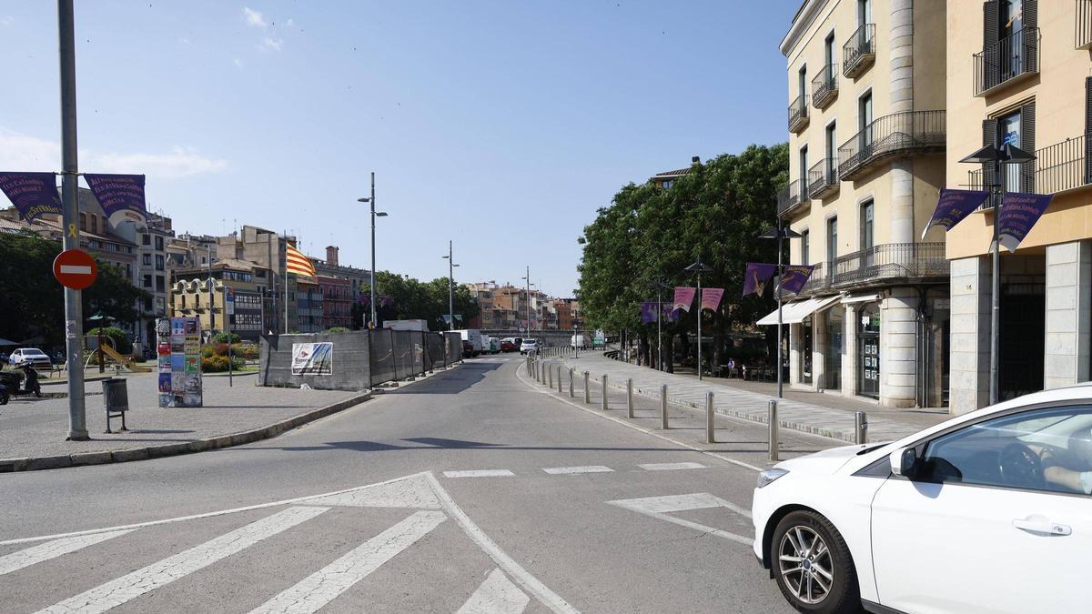 El punt on l'Ajuntament vol posar el control d'accés a la plaça Catalunya.