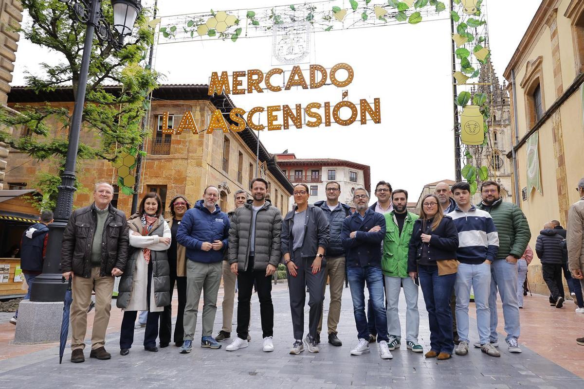 Diputados y concejales del PP, en Oviedo, este sábado.