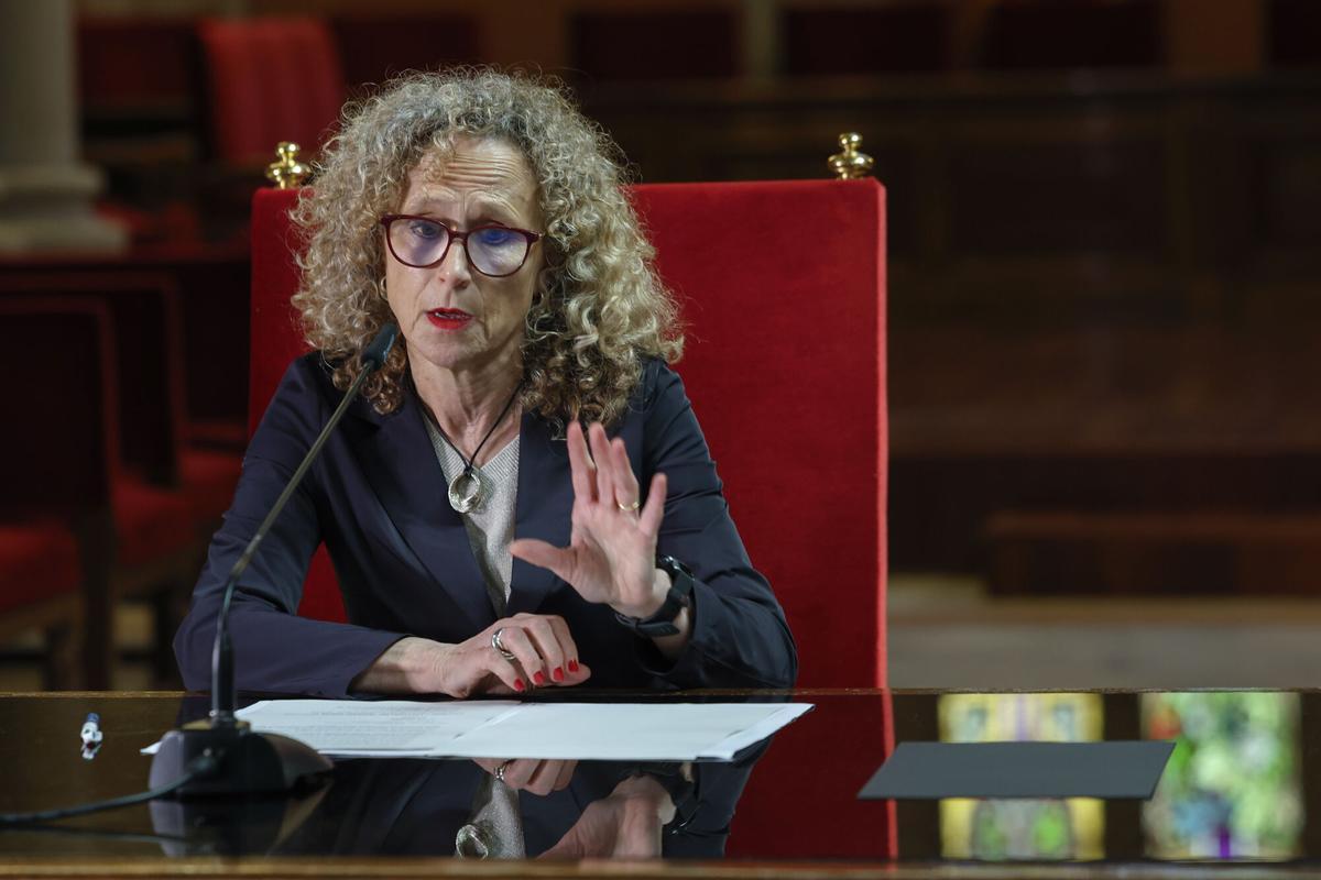 La presidenta del Tribunal Superior de Justícia de Cataluña (TSJC), Mercè Caso, durante la rueda de prensa en la que ha hecho balance de su primer año de mandato.  EFE/Toni Albir
