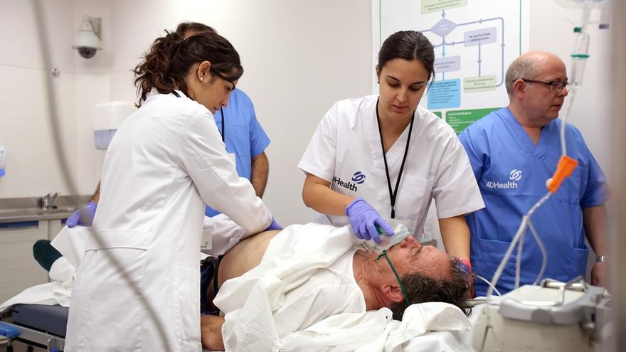 Alumnes practicant al centre de simulació d&#039;Igualada