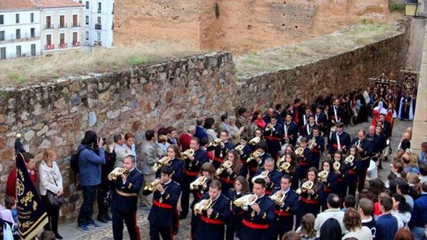 La cofradía del Nazareno busca músicos para tocar en su banda