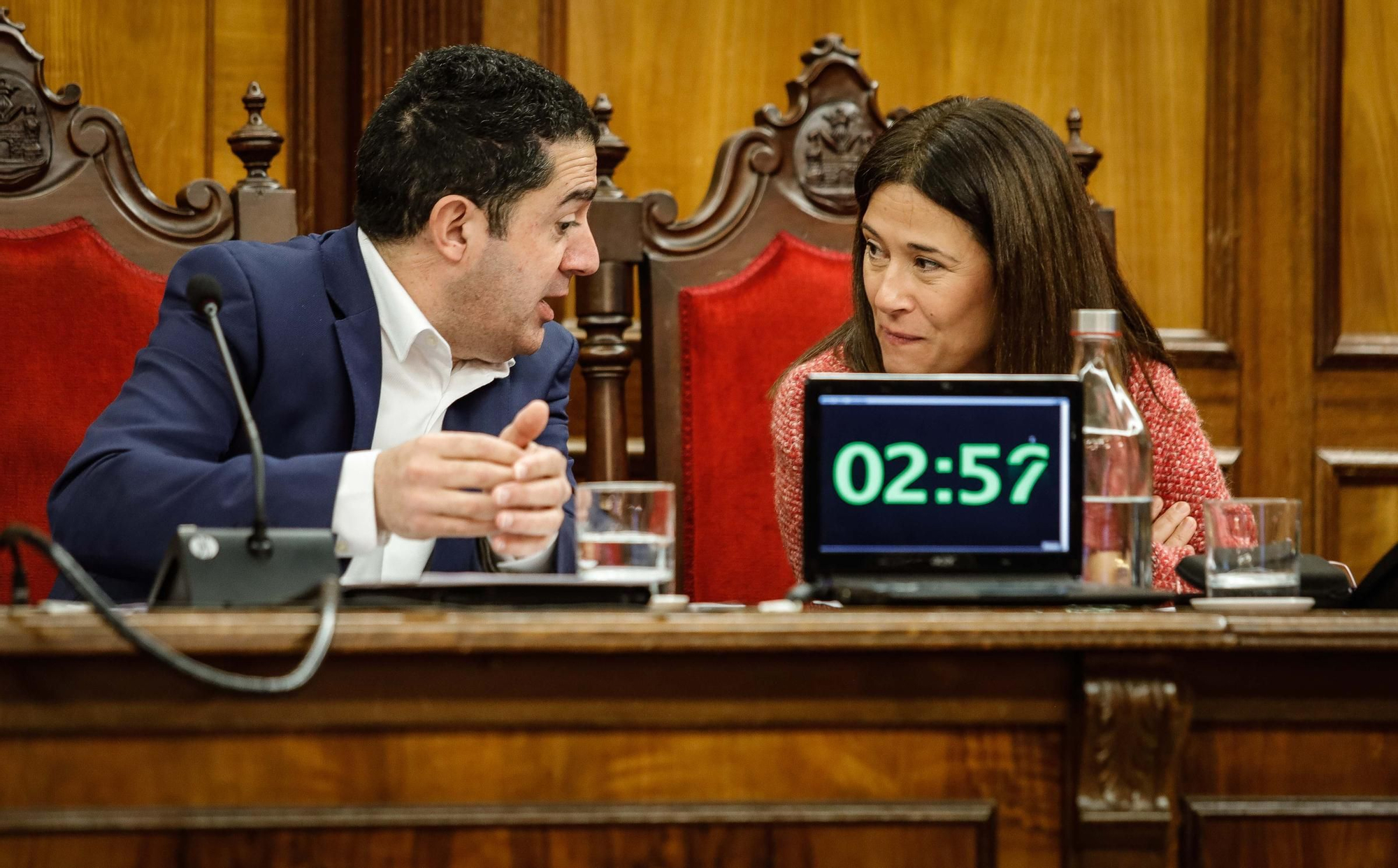 Imágenes del pleno de Alcoy