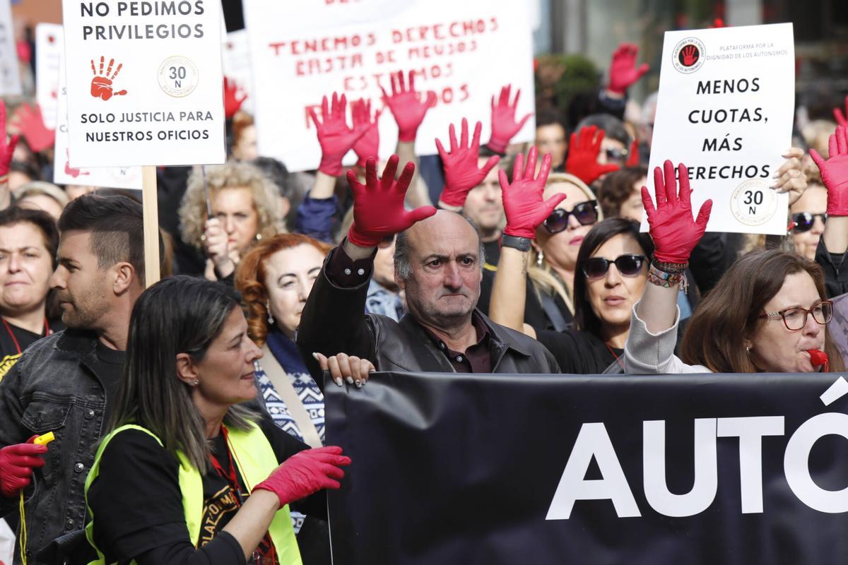 EN IMÁGENES: Así fue la manifestación de autónomos asturianos en Oviedo