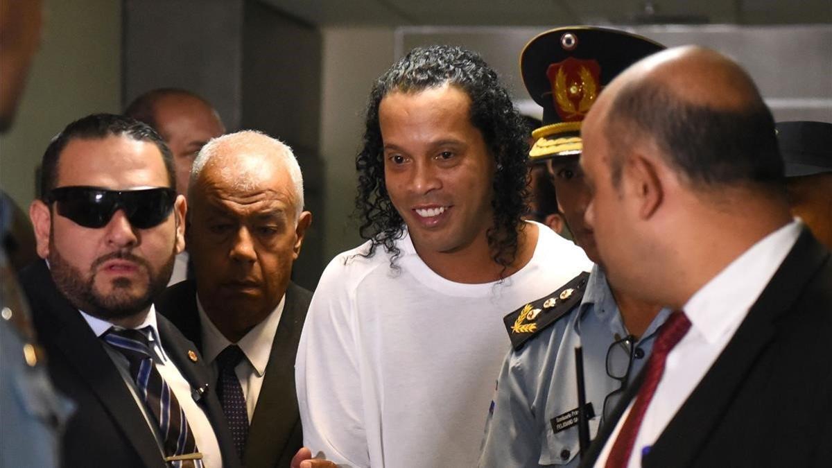 Ronaldinho, a su llegada al Palacio de Justicia de Asunción el pasado viernes.