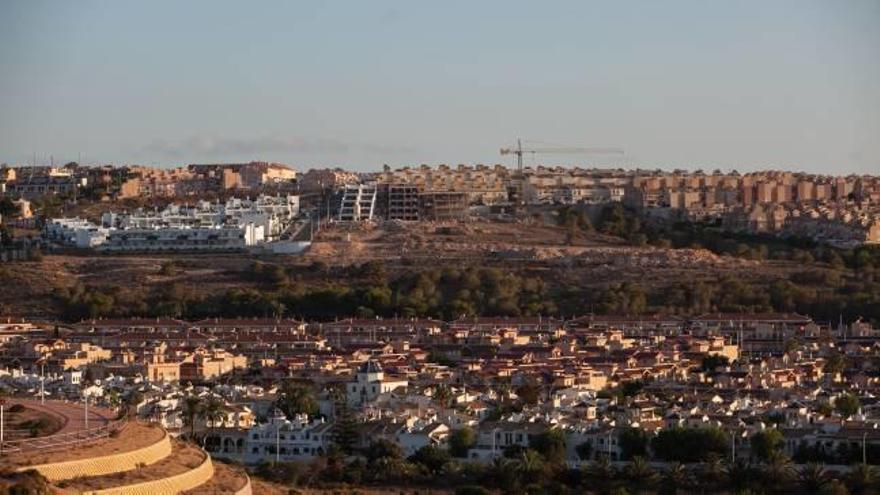 Una vista de buena parte del parque de viviendas situado entre Arenales y Gran Alacant, en imagen de archivo.