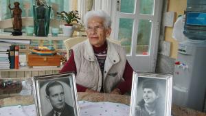 Laura Fernández, centenaria de Ourense recordando a su marido