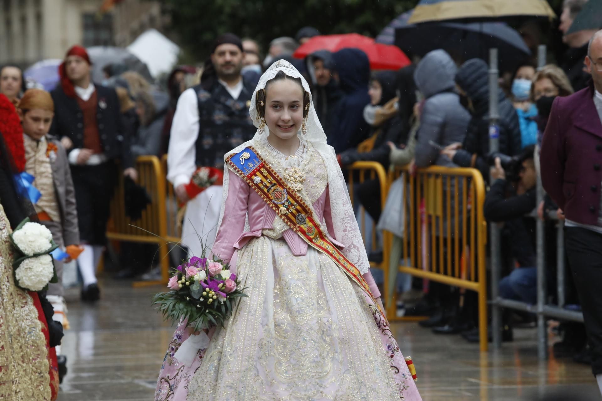 Búscate en el primer día de Ofrenda por la calle Quart (entre las 15.30 y las 17.00 horas)