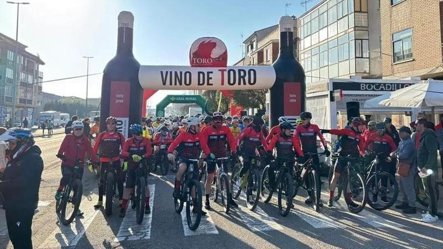 Medrano y Chamorro se imponen en la VIII Marcha BTT Vintorobike 2026