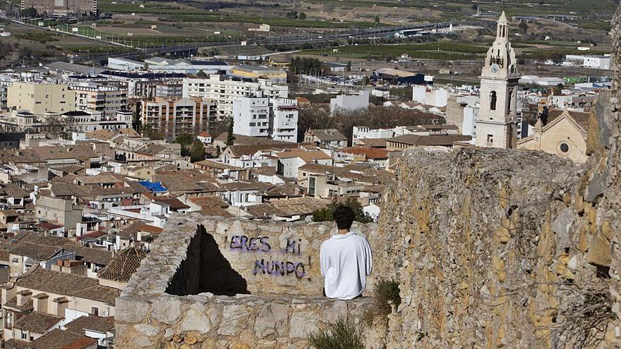 Pintada en el muro de la Porta de Ponent del castillo de Xàtiva, en una imagen de ayer. | PERALES IBORRA