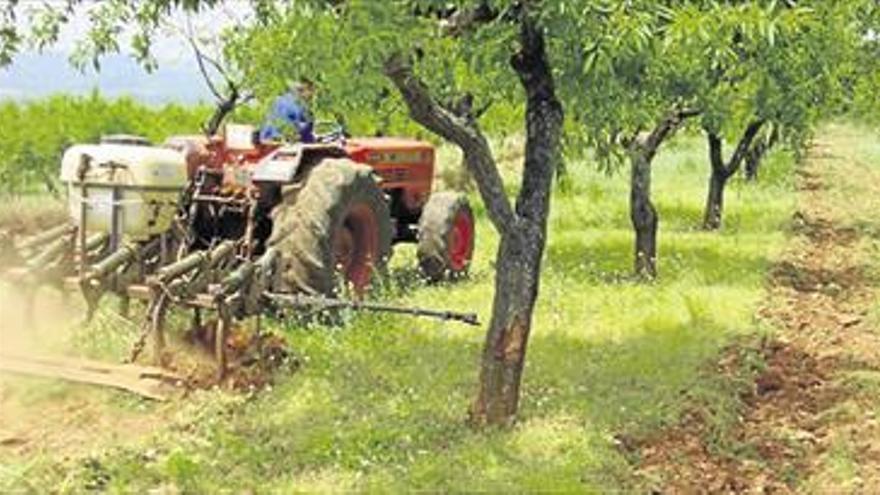 Fallece un hombre en Bejís tras volcar el tractor y quedar atrapado