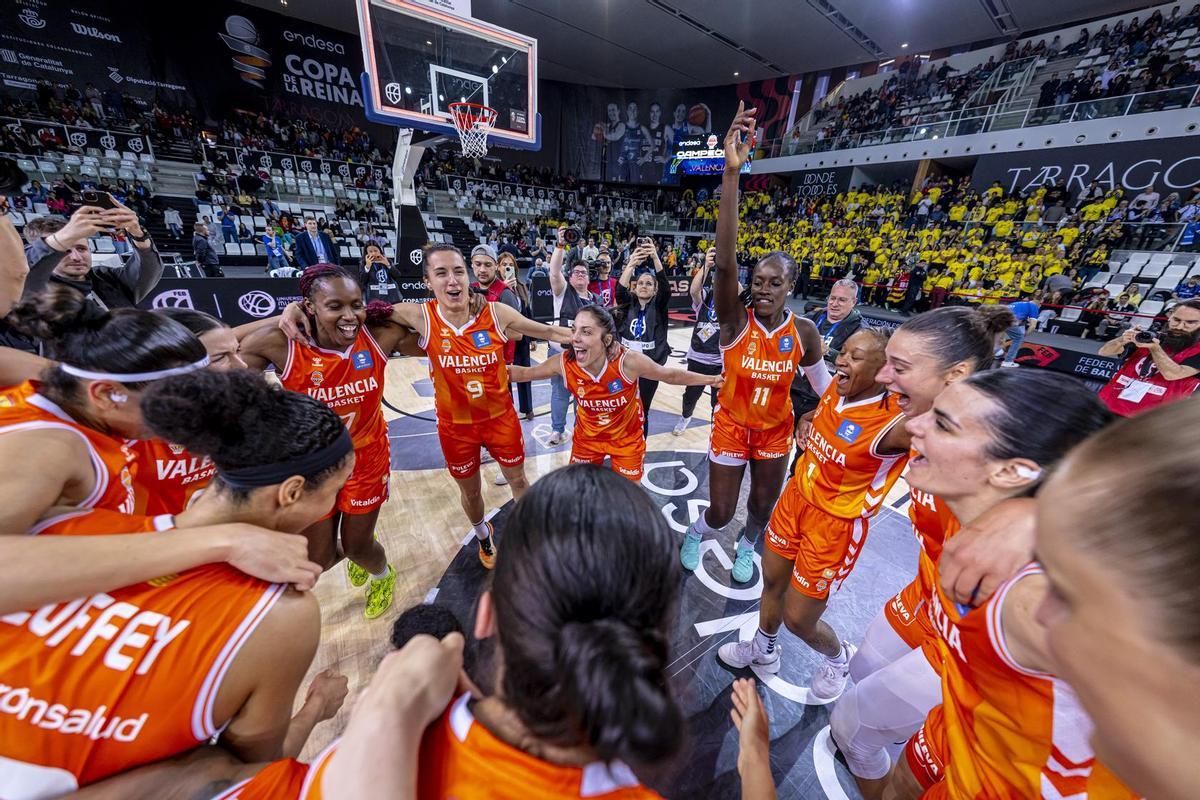 Así celebraron la Copa las jugadoras del Valencia Basket en Tarragona