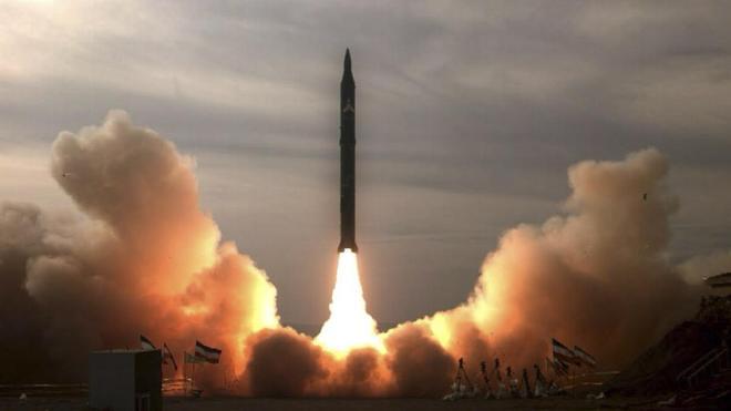 Irán prueba uno de sus misiles Sejil-2, en 2009