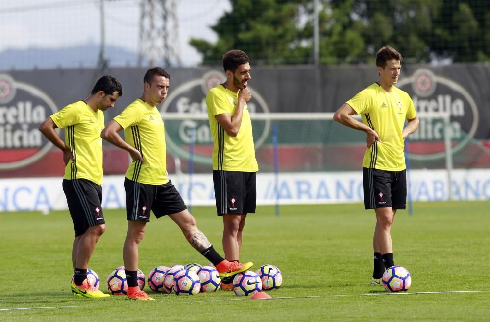 El Celta entrena en A Madroa // M.Canosa