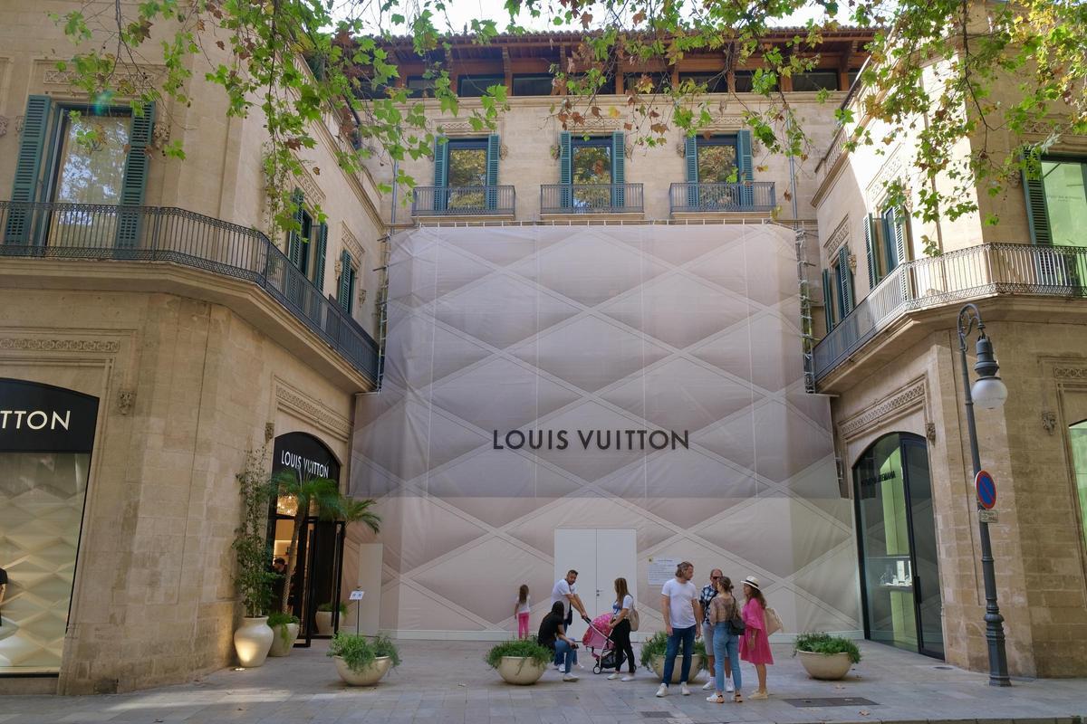 NUEVA TIENDA DE LOUIS VUITTON EN PALMA: Las fotos de la ampliación del local de la multinacional francesa en el Paseo del Born