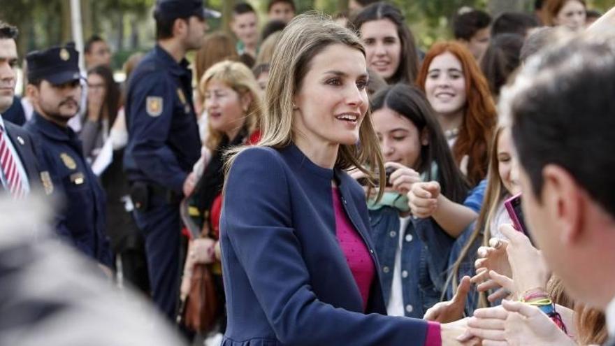 La Reina Letizia conoce en Teruel la experiencia formativa de alumnos de FP