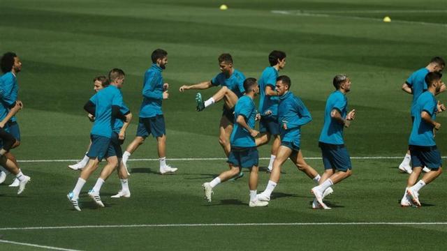 El Real Madrid completa la último entrenamiento antes de viajar a Kiev
