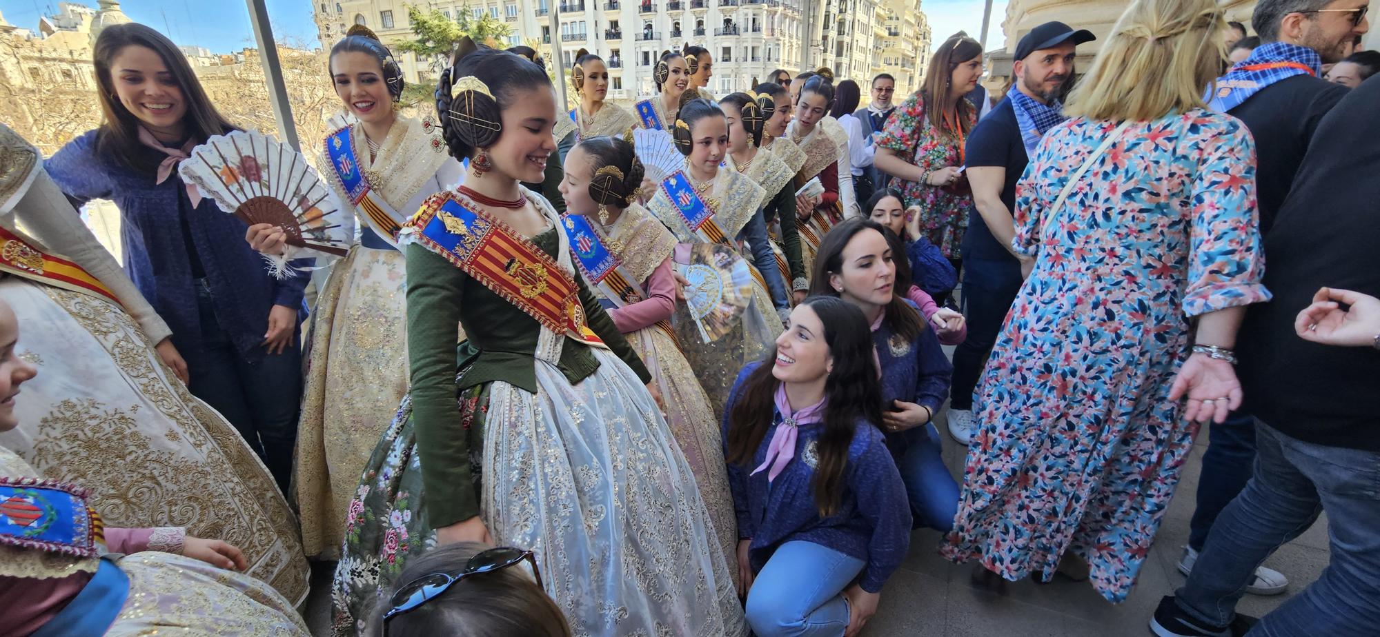 Luego llegaron l@s influencers, pero ellas, Carmen y la corte, también lo son aún más.