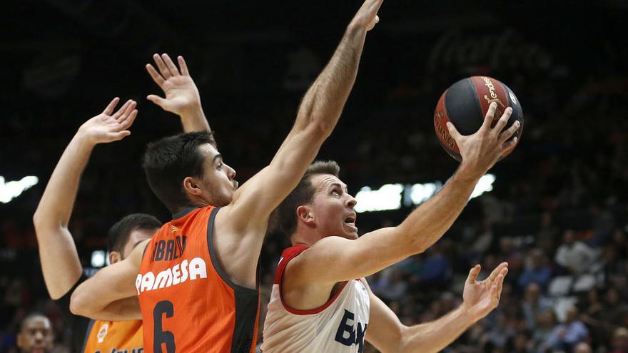 Toolson llança en el partit contra el València