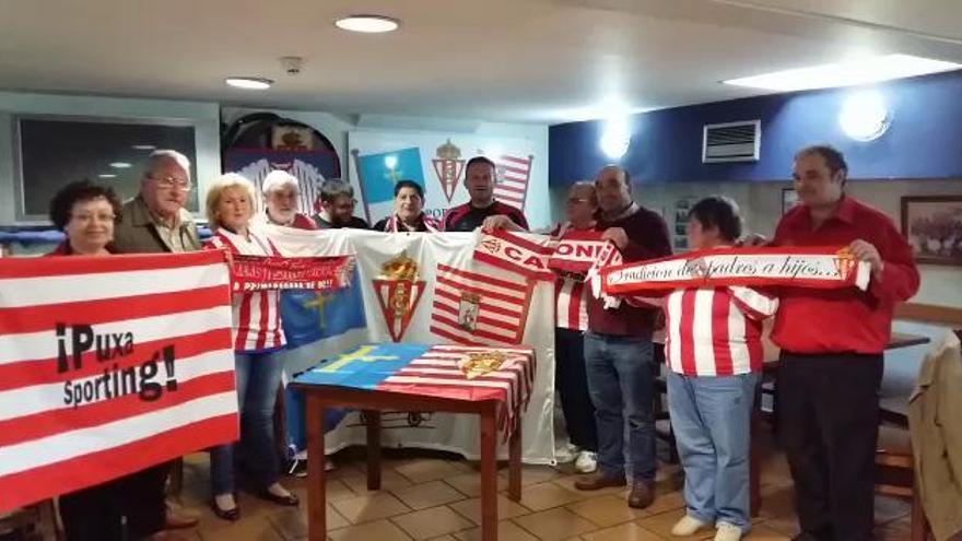 Desde Gijón,  la peña Carbonera,  con el Sporting