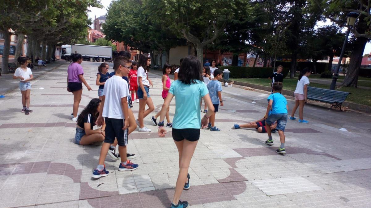Niños en una actividad organizada en Benavente