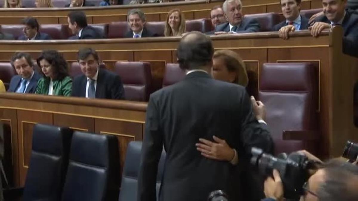 Detalles y repeticiones del discurso de investidura de Rajoy, de apenas una hora.