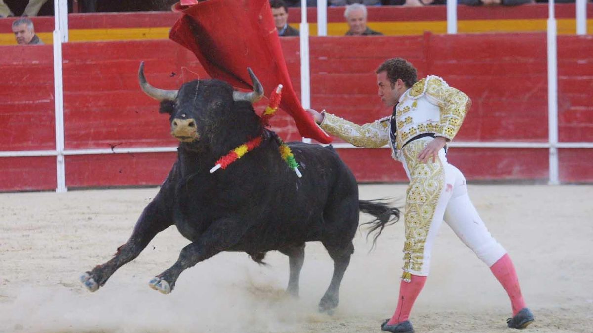 Rafaelillo, uno de los toreros más conocidos de la Región, en una corrida.