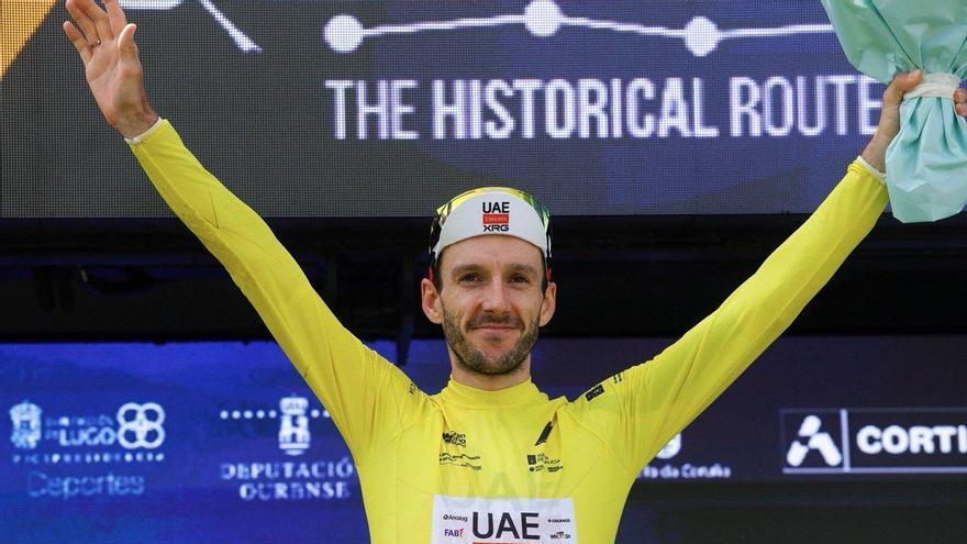 Adam Yates supera con nota el vía crucis del O Gran Camiño
