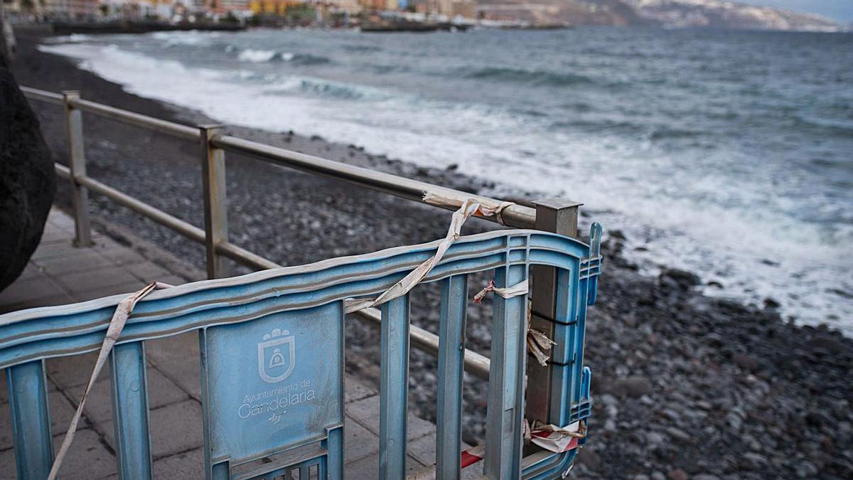 Una tubería en la 
TF-1, posible causa 
de la contaminación 
en las playas