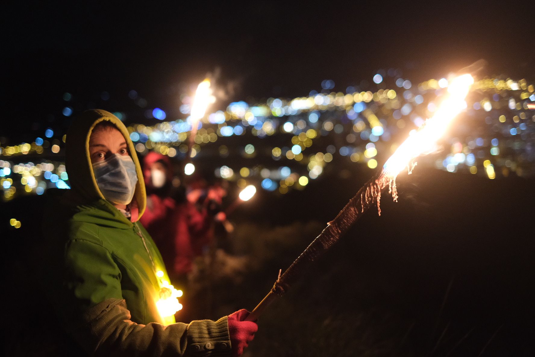 Bajada de antorchas del monte Bolón de Elda en la noche de Reyes