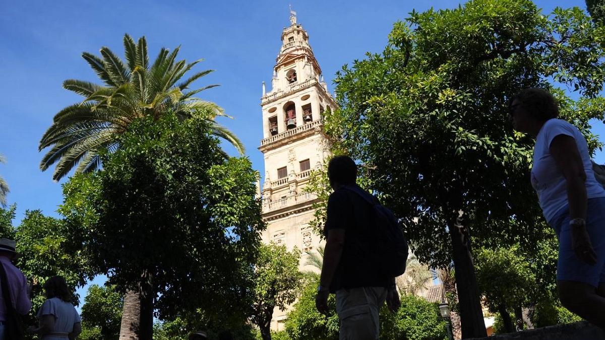 El dron de un turista extranjero ha colisionado con la parte baja de la torre de la Mezquita Catedral de Córdoba.