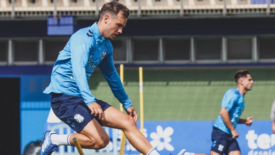 Cano ya tiene más certezas que dudas con su primera alineación