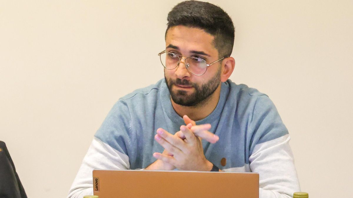 Sergio Soutelo, de Somos Ribadumia, durante un pleno.